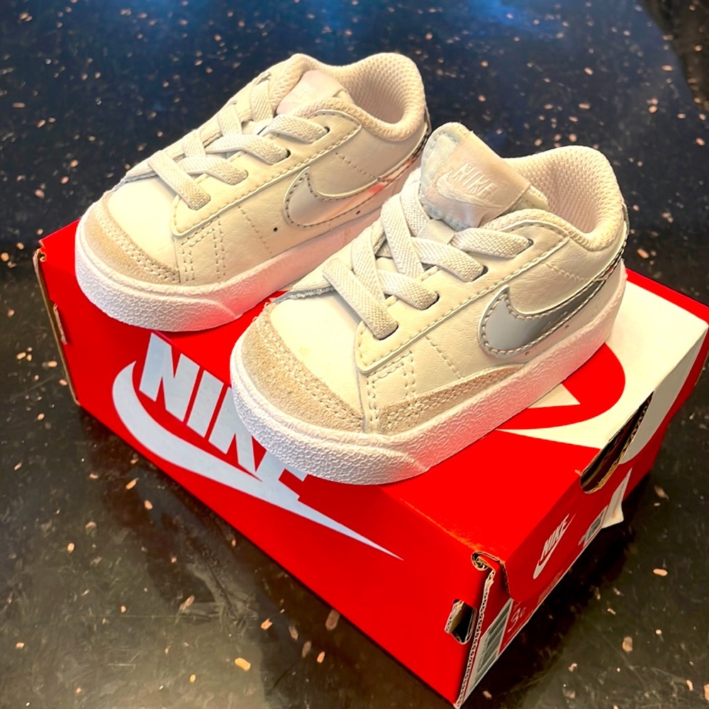 EUC Nike Capri 3 LTR size 3 for baby